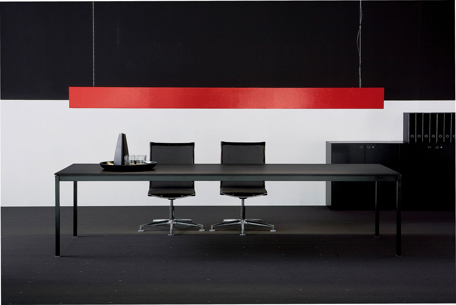 Fantoni - Bianco Nero per sala Meeting Fantoni - Bianco Nero per sala Meeting